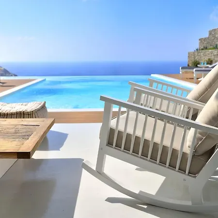 Coastal Retreat With Wellness *