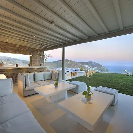 Coastal Retreat With Wellness Ftelia (Mykonos)