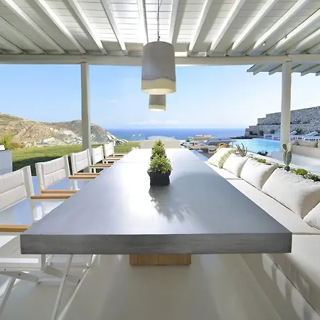 Coastal Retreat With Wellness Villa *